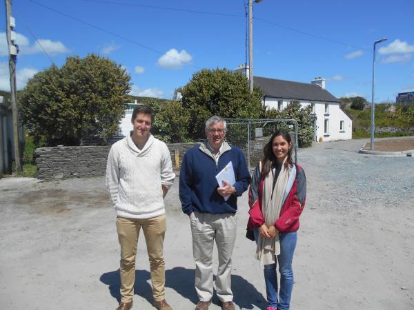 Dr. Pat Enright & students on Cape Clear Island